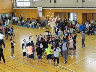 競技名「玉入れ」
